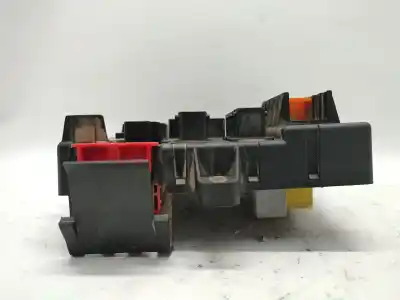 Second-hand car spare part fuse box unit for opel vectra c gts (z02) 1.9 cdti (f68) oem iam references 93186630  13205776