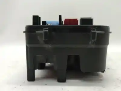 Second-hand car spare part fuse box unit for opel vectra c gts (z02) 1.9 cdti (f68) oem iam references 93190853  13205802