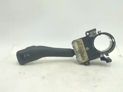 Peça sobressalente para automóvel em segunda mão COMUTADOR DE PISCAS  por SEAT TOLEDO II (1M2) 1.9 TDI Referências OEM IAM 8L0953513G  