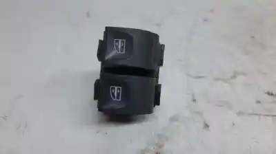 Peça sobressalente para automóvel em segunda mão botão / interruptor elevador vidro dianteiro esquerdo por renault captur helly hansen referências oem iam   