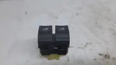 Peça sobressalente para automóvel em segunda mão botão / interruptor elevador vidro dianteiro esquerdo por renault captur helly hansen referências oem iam   
