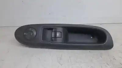 Автозапчастина б/у передній правий віконний вимикач для RENAULT CLIO II FASE II (B/CB0) Authentique Посилання на OEM IAM 8200084005  