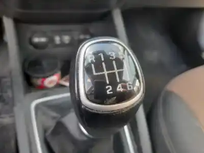 Pezzo di ricambio per auto di seconda mano pomello della leva del cambio per hyundai i20 (pb) 1.1 city s riferimenti oem iam 43711c7200  