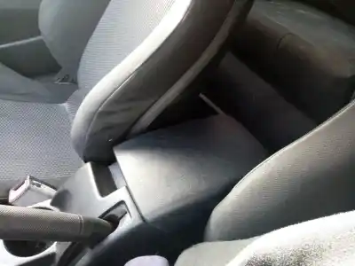 Gebrauchtes Autoersatzteil mittelkonsole zum hyundai coupe (gk) 1.6 fx oem-iam-referenzen   