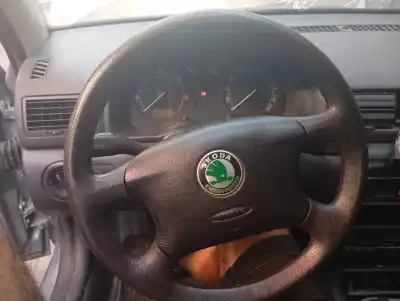 Gebrauchtes Autoersatzteil LENKRAD zum SKODA OCTAVIA BERLINA (1U2)  OEM-IAM-Referenzen   