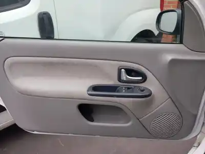 Автозапчасти б/у обивка левой передней двери за renault clio ii fase ii (b/cb0) base authentique 75 cv / 55 kw ссылки oem iam 