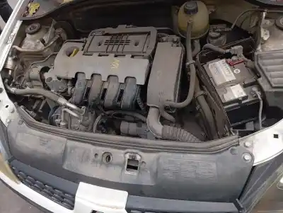 Автозапчасти б/у передняя панель за renault clio ii fase ii (b/cb0) base authentique 75 cv / 55 kw ссылки oem iam 
