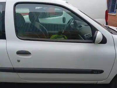 Автозапчасти б/у дверь передняя правая за renault clio ii fase ii (b/cb0) base authentique 75 cv / 55 kw ссылки oem iam 