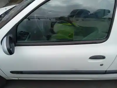 Автозапчасти б/у левая передняя дверь за renault clio ii fase ii (b/cb0) base authentique 75 cv / 55 kw ссылки oem iam 