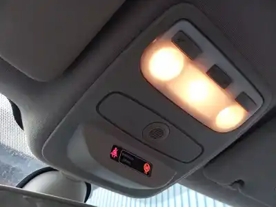 Peça sobressalente para automóvel em segunda mão luz interior por renault captur s-edition 118 cv / 87 kw referências oem iam 