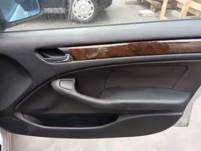 Peça sobressalente para automóvel em segunda mão forra / revestimento da porta dianteira direita por bmw serie 3 touring (e46) 320d referências oem iam 