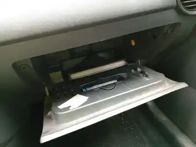 Recambio de automóvil de segunda mano de GUANTERA para SEAT IBIZA (6L1)  referencias OEM IAM   