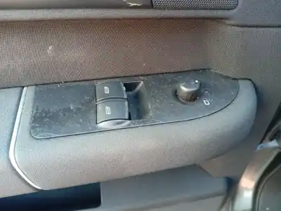 Автозапчастина б/у передні вікний вмикач для AUDI A2 (8Z0) 1.4 Посилання на OEM IAM   