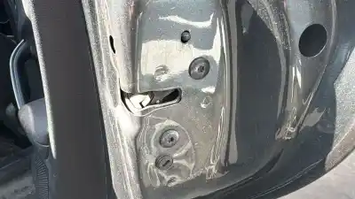 Peça sobressalente para automóvel em segunda mão fechadura da porta dianteira esquerda por peugeot 208 allure referências oem iam 