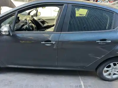 Peça sobressalente para automóvel em segunda mão porta da frente esquerda por peugeot 208 allure referências oem iam 