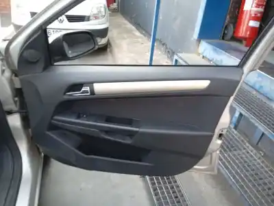 Recambio de automóvil de segunda mano de GUARNECIDO PUERTA DELANTERA DERECHA para OPEL ASTRA H CARAVAN  referencias OEM IAM   