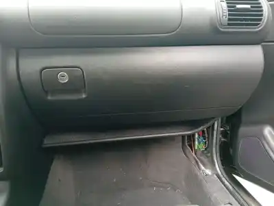 Автозапчастина б/у бардачок для AUDI A3 (8L) 1.9 TDI Посилання на OEM IAM   