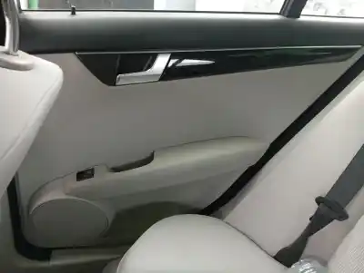 Автозапчасти б/у обивка задней правой двери за MERCEDES-BENZ CLASE C (W204) LIM. C 200 CDI BlueEfficiency (204.001) 136 CV / 100 KW ссылки OEM IAM   