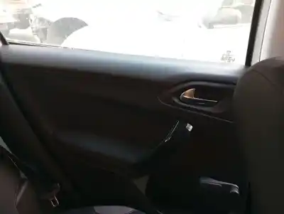 Peça sobressalente para automóvel em segunda mão elevador de vidros traseiro esquerdo por peugeot 208 active 81 cv / 60 kw referências oem iam 