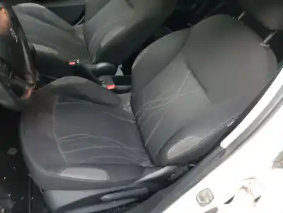 Peça sobressalente para automóvel em segunda mão assento dianteiro esquerdo por peugeot 208 active 81 cv / 60 kw referências oem iam 