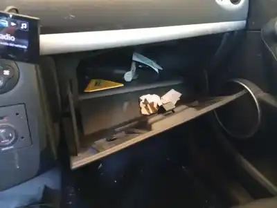 Second-hand car spare part glove compartment for renault clio iii evolution oem iam references 