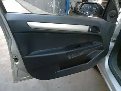 Second-hand car spare part left front door lock for opel astra h berlina cosmo oem iam references 