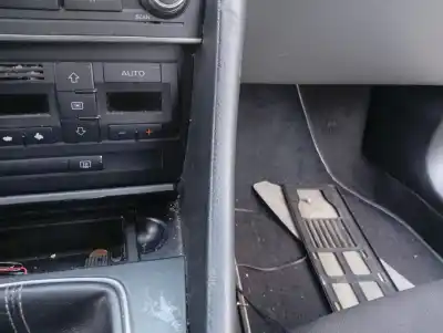 Peça sobressalente para automóvel em segunda mão motor de sofagem por seat exeo (3r2) 2.0 tdi referências oem iam 