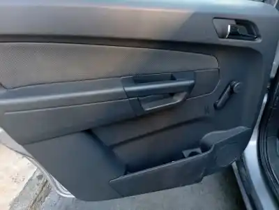 Peça sobressalente para automóvel em segunda mão fechadura da porta traseira esquerda por opel zafira b cosmo referências oem iam 
