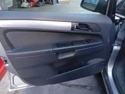 Peça sobressalente para automóvel em segunda mão elevador de vidros dianteira esquerda por opel zafira b cosmo referências oem iam 