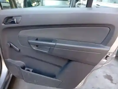 Peça sobressalente para automóvel em segunda mão fechadura da porta traseira direita por opel zafira b cosmo referências oem iam 