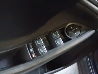 Pezzo di ricambio per auto di seconda mano interruttore alzacristalli anteriore sinistro per ford focus lim. black&red riferimenti oem iam 