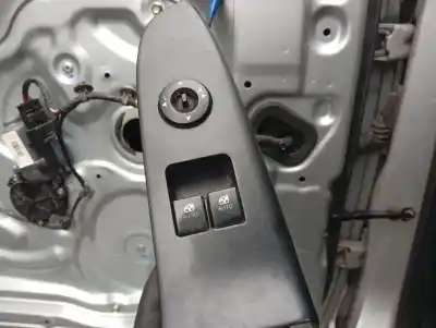 Pezzo di ricambio per auto di seconda mano interruttore alzacristalli anteriore sinistro per kia pro_ceed drive 90 cv / 66 kw riferimenti oem iam 
