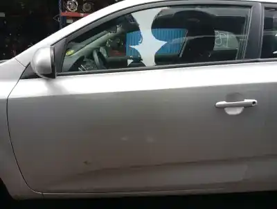 Pezzo di ricambio per auto di seconda mano porta anteriore sinistra per kia pro_ceed drive 90 cv / 66 kw riferimenti oem iam 