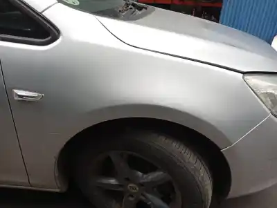 Peça sobressalente para automóvel em segunda mão guarda-lamas dianteiro direito por opel astra j lim. cosmo referências oem iam 