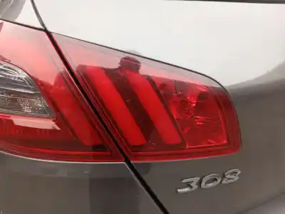Pièce détachée automobile d'occasion feu arrière gauche intérieur pour peugeot 308 (p5) active pack 130 cv / 96 kw références oem iam 