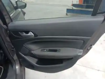 Pièce détachée automobile d'occasion garniture de porte arrière droite pour peugeot 308 (p5) active pack 130 cv / 96 kw références oem iam 