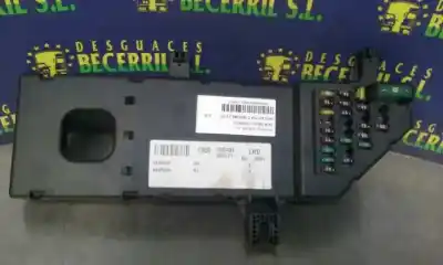 Recambio de automóvil de segunda mano de caja reles / fusibles para opel vectra c berlina 2.0 dti referencias oem iam 24443147  518777016