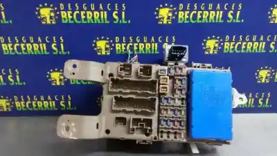Second-hand car spare part fuse box unit for toyota corolla (e12) 2.0 d-4d linea sol berlina oem iam references 8264102040