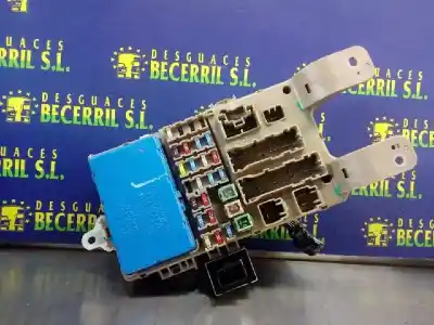 Peça sobressalente para automóvel em segunda mão caixa de fusíveis e relés por toyota corolla (e12) 2.0 d-4d sol sedán referências oem iam 8264102040
