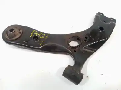 Peça sobressalente para automóvel em segunda mão braço de suspensão inferior esquerdo dianteiro por toyota auris active referências oem iam 