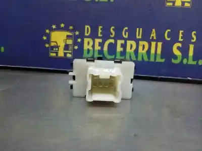 Second-hand car spare part right front power window switch for renault clio iv dynamique oem iam references   