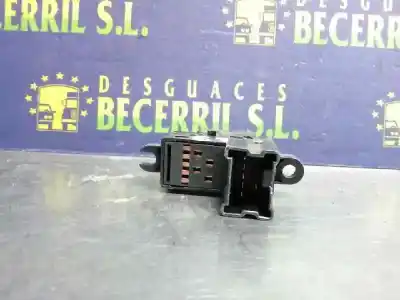 Second-hand car spare part right front power window switch for nissan note (e11e) tekna oem iam references   