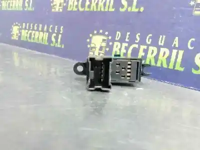 Second-hand car spare part rear right power window switch for nissan note (e11e) tekna oem iam references   