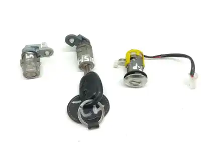 Second-hand car spare part left front door lock for daewoo tacuma se oem iam references 