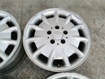 Pièce détachée automobile d'occasion jeu de jantes pour mercedes-benz clase e (w210) berlina diesel 300 turbodiesel (210.025) références oem iam a2104011202  
