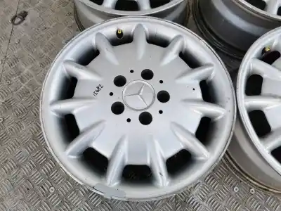 Pièce détachée automobile d'occasion jeu de jantes pour mercedes-benz clase e (w210) berlina diesel 300 turbodiesel (210.025) références oem iam a2104011202  