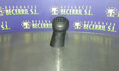 Pièce détachée automobile d'occasion pommeau de levier de vitesses pour mercedes-benz vito furgoneta (w638) 108 d 2.3 (638.064 638.068) références oem iam 6382681297fkz  