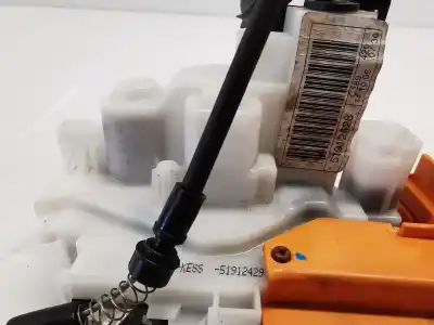 Second-hand car spare part left front door lock for ford ka (ccu) titanium+ oem iam references 51912428  