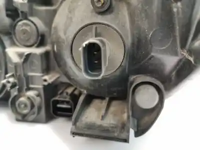 Second-hand car spare part right headlight for kia cerato crdi oem iam references   