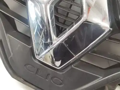 Автозапчастина б/у передня решіта для renault clio iv (bh_) 0.9 tce 90 посилання на oem iam 622561433r 1233654x 628101467r